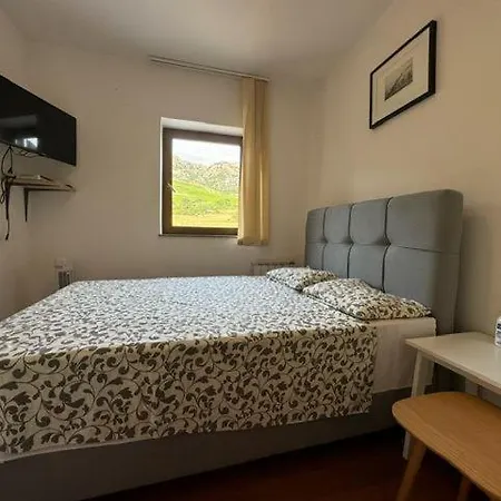 Jackie Apartman